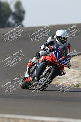 media/Nov-01-2025-TrackDaz (Sat) [[2b4d5192bc]]/C Group/1240pm (Turn 2 Outside)/